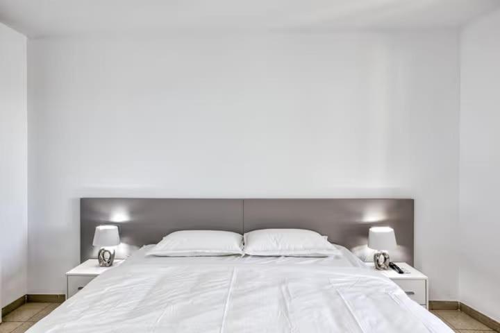 Apartamento Con Vistas A Mar Y Canal. Empuriabrava Bagian luar foto