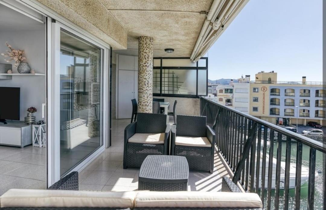 Apartamento Con Vistas A Mar Y Canal. Empuriabrava Bagian luar foto