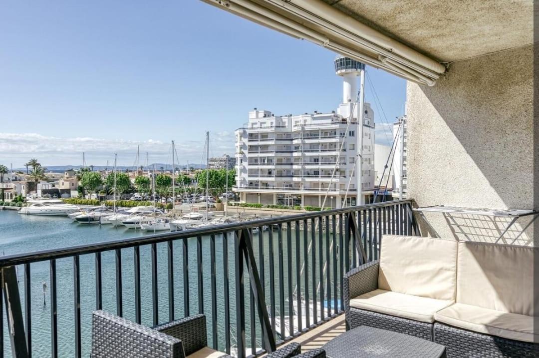 Apartamento Con Vistas A Mar Y Canal. Empuriabrava Bagian luar foto