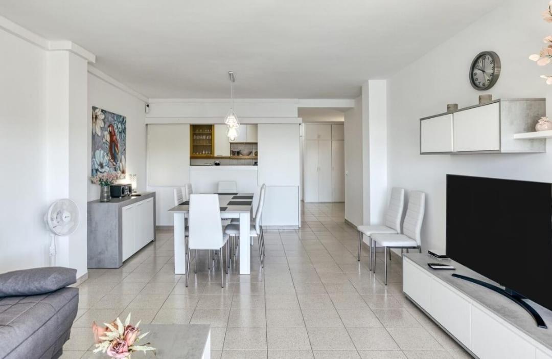 Apartamento Con Vistas A Mar Y Canal. Empuriabrava Bagian luar foto